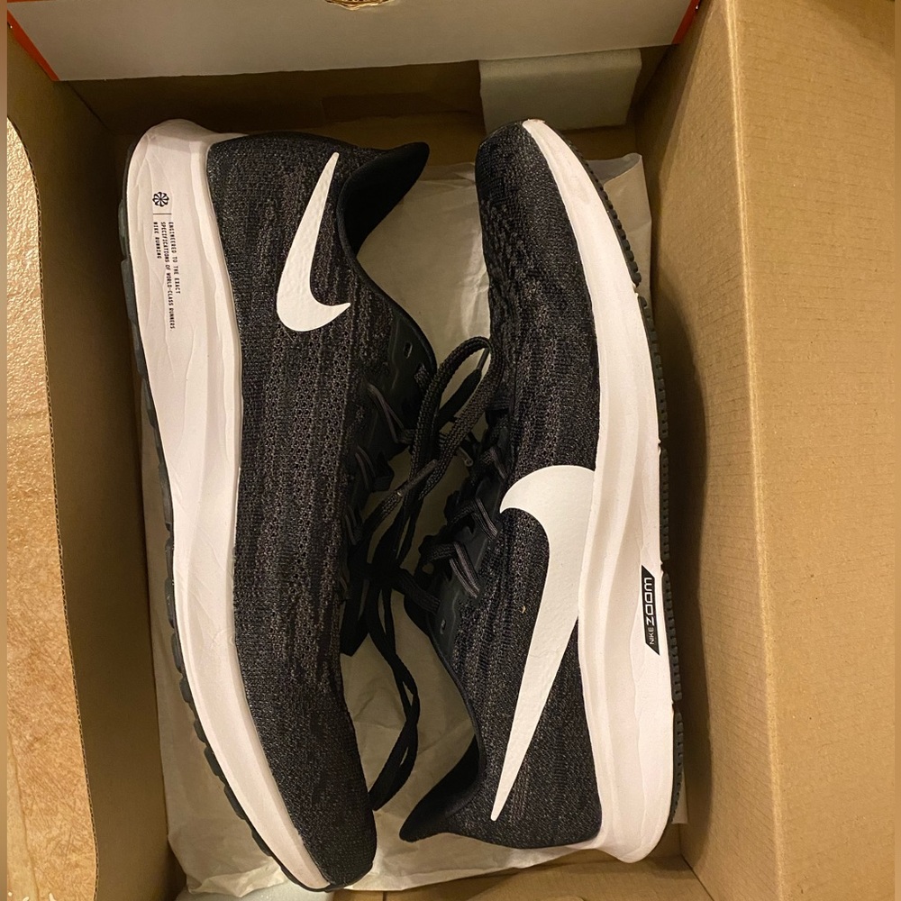 Nike womens Air Zoom Pegasus 36 Running